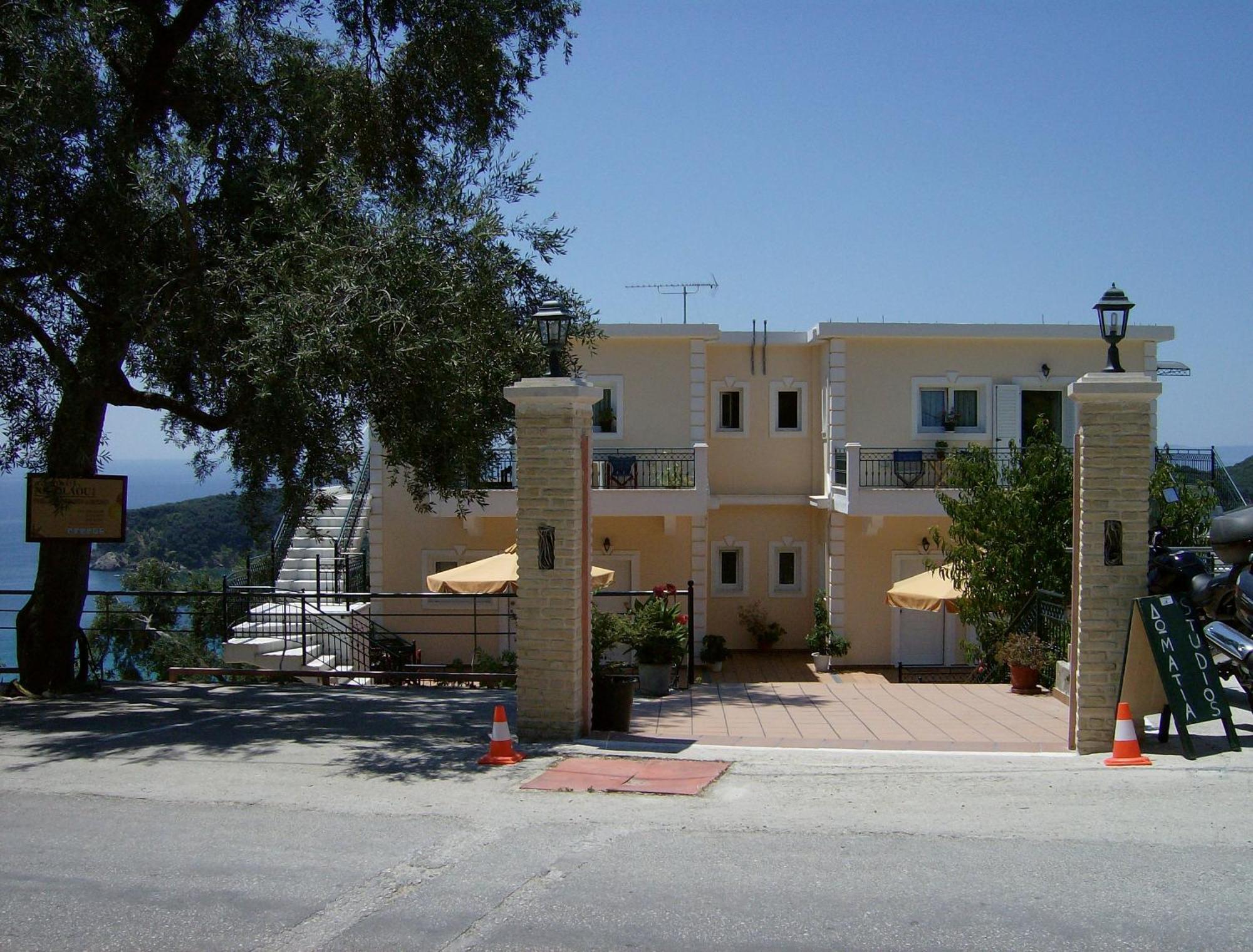 Studios Nikolaou Bros Парга Екстериор снимка